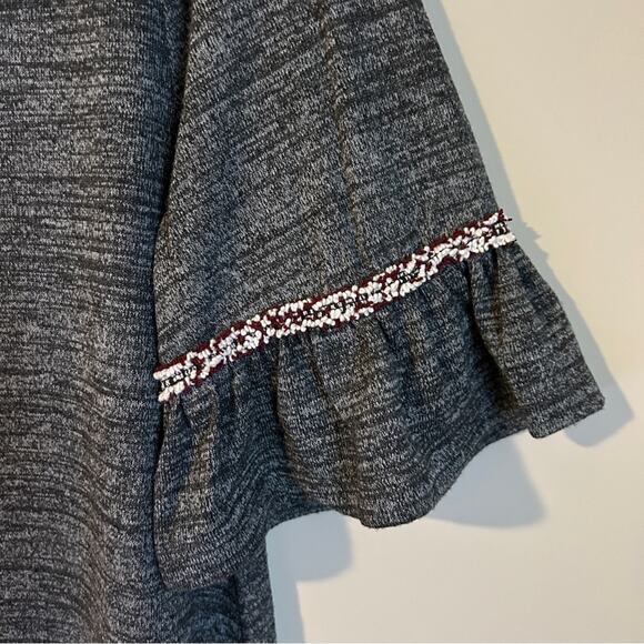 LOFT Gray Elbow-Length Flutter/Ruffle Trim Sleeve Crew Neck T-Shirt Size Small - Picture 3 of 10